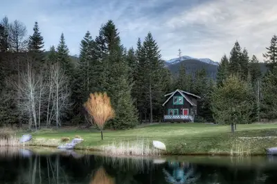 Image de Gorgeous Property Located Just 30 Minutes From Glacier National Park