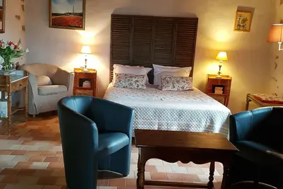 Image de chambre d'hôtes  face au viaduc de Millau et au Tarn vue magnifique