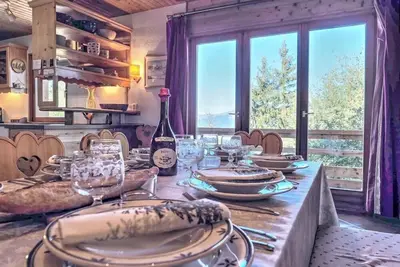 Image de Spacieux chalet pour 12-14 personnes avec une vue imprenable.