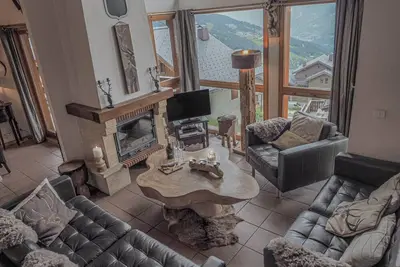 Image de Chateau Doggestein is a charming 8 person chalet in the Bellecote chalet Park