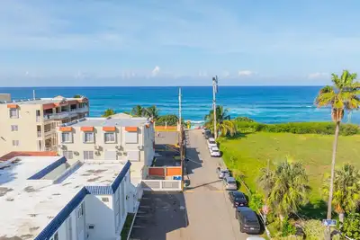 Image de \"Relax and Unwind at Jobos Beach Apartment A-3: Your Perfect Vacation Getaway! \"