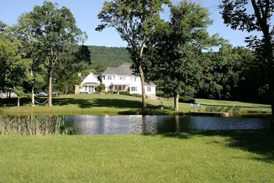 Image de Large Family getaway, 16 acres in golf community, wineries, hiking, biking nearby