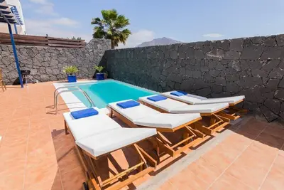 Image de Fantastic villa close to Rubicon Marina, 300m to beach