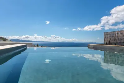 Image de Villa with three bedrooms, a spectacular view of Agios Ioannis Coast and very close to the beach