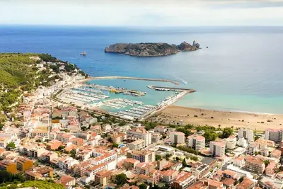 Image de Appartement bien équipé avec parking et piscine