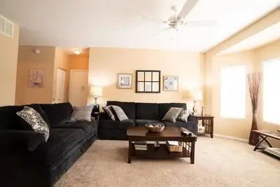 Fabulous Phoenix 2Bd/2Ba condo w/ Great Pool Views