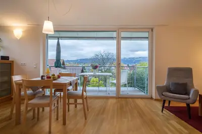 Appartement \"Pfirsichblüte\" dans une ferme familiale idyllique avec balcon et vue montagne