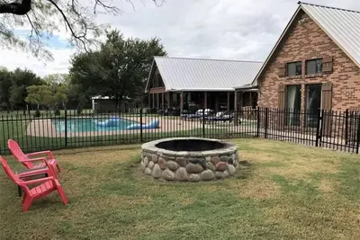 Image de Spacious Country Home Entire house Sleeps 10  3500 sq ft