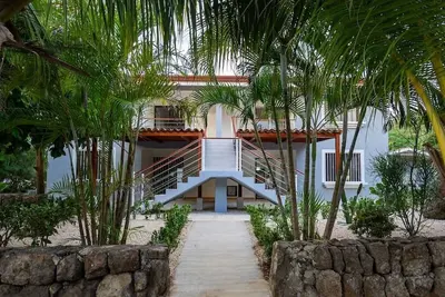 Image de ★ Flat 1 - Modern 2 Br 2 Bath - 300m from beach ★