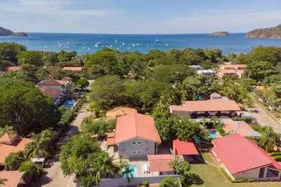 Image de Flat 4 · ★ Flat 4 - Modern 2 Br 2 Bath - 300m from beach ★