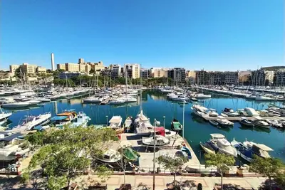 Image de 2 Bedroom Central & Spacious with Sea Views