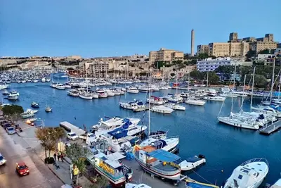 Image de Bright & Spacious 2 Bedroom with Marina View