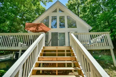 Image de Hidden Haven - Hot Tub, Outdoor Shower & Firepit