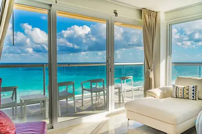 Image de Panoramic Beachfront Studio w/ Breathtaking Ocean Views & Top Location