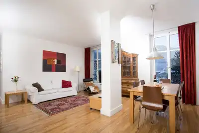 Image de L'appartement Mont Blanc a 2 chambres et 2 salles de bain et accueille jusqu'à 6 personnes au coeur