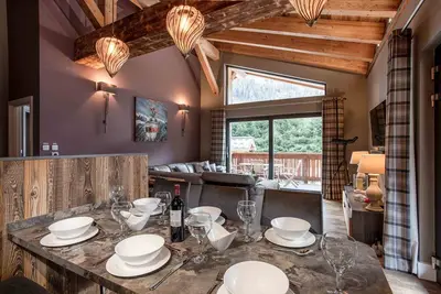 Image de Chalet des Amis appartement 2 est une appartement à Chamonix, en centre-ville, 3 chambres, 3 salles