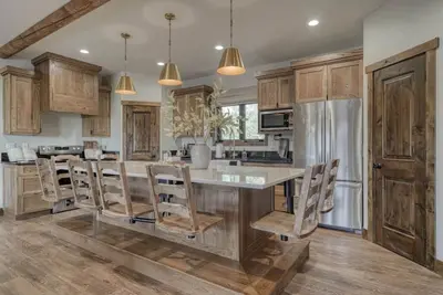 Image de Comfortable cabin rentals at the crossroads of Yellowstone and Jackson Hole