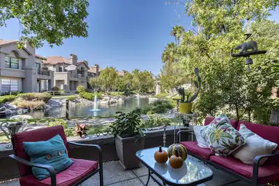 Image de New! Beautiful Scottsdale on the Water! ! !