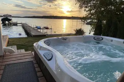 Image de Luxury lake house on amazing Klinger Lake