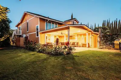 Image de Family Friendly Spacious 4 Bdrm Home Near beachs, restaurants, park, shops and more