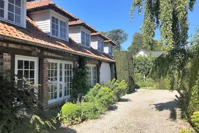 Image de Petit Clos, dans un jardin magnifique
