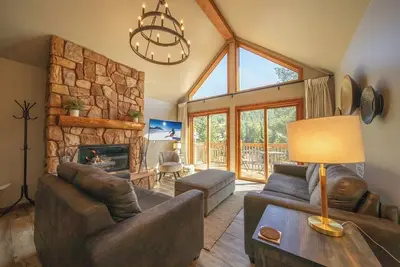 Image de Discounted Holiday Rates! Townhouse with Game Room!