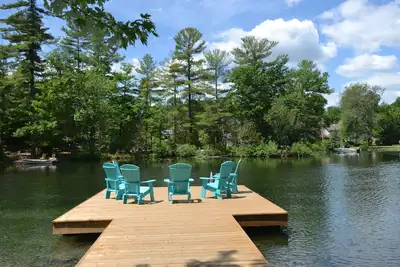 Image de Nature's Cottage Washago - Beautiful Private Waterfront property with Hot Tub