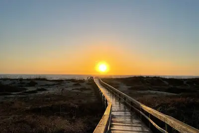 Image de Down on the Corner. . . short walk to the beach…. 5-Star Clean.