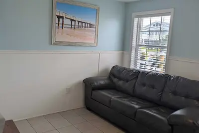 Image de 125 Atlantic Avenue Unit F - Pet Friendly! Walk To The Beach and Pier! 1br -1ba