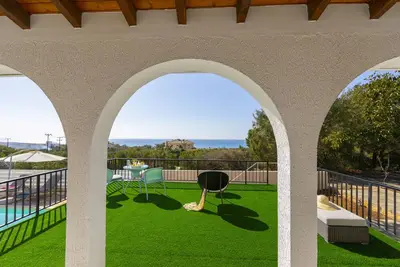 Image de Imagine Your Family Renting This Luxury Contemporary Style Villa in Ayia Napa, Ayia Napa Villa 1371