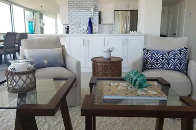 Image de Wraparound Corner Ocean and Bay Beachfront Coronado Shores