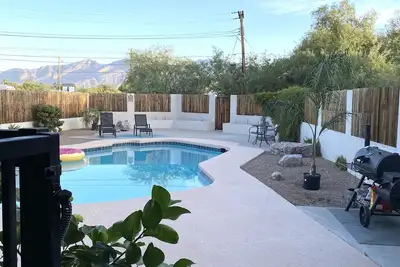 Image de Tucson Getaway- 4 Bd, 2 Ba, private pool and outdoor firepit
