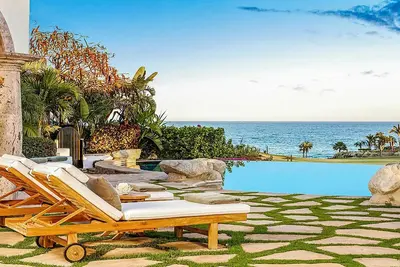 Image de Exclusive Beachfront Villa with Private Pool Awaits You