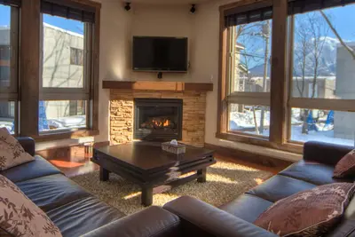 Image de Exclusive 4 Bedroom Chalet in Hirafu, Niseko Chalet 1009