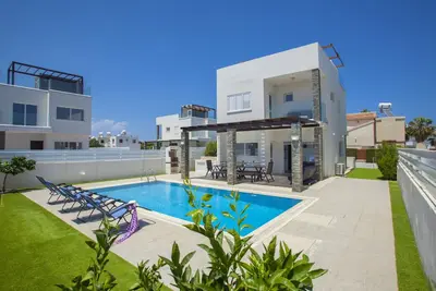 Image de Your Beautiful Holiday Villa minutes from the Beach, Protaras Villa 1473