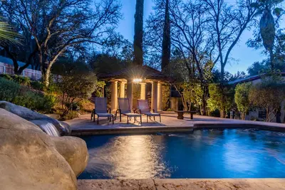 Image de San Antonio Estate-Expansive Wine Country Villa with Pool, Spa and Office!