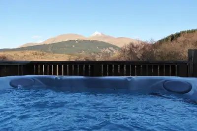 Image de Luxury lodge with hot tub