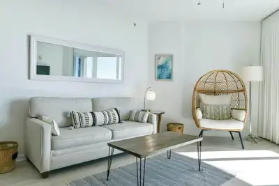 Image de Boho Coastal Condo w/ Free Beach Shuttle at The Palms of Destin! 🐬🐚☀