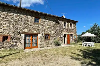 Image de Maison familiale 4 chambres avec jardin, cheminée, poêle à bois, parking et Wi-Fi