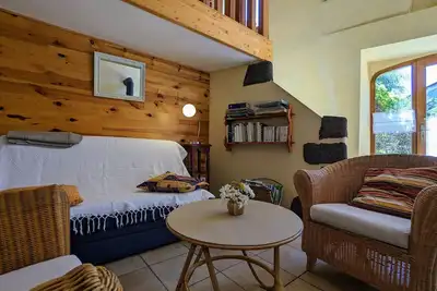 Image de Maison restaurée proche nature avec terrasse et poêle à bois, près du Puy-en-Velay