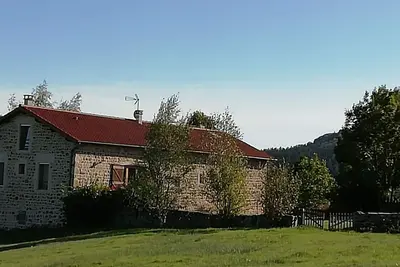 Image de Gîte familial avec équipement bébé, terrasse et jardin clos à Roche-en-Régnier