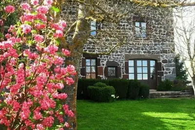 Image de Maison de charme XVIIIe sur chemin St-Jacques, proche Le Puy-en-Velay, idéale familles et randonneurs