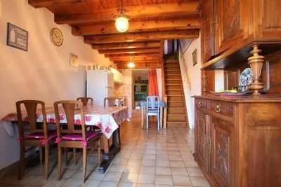 Image de Gîte confortable en hameau calme près du Puy en Velay – 2 chambres, équipement bébé, terrain fermé