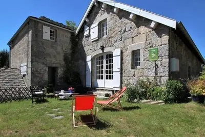 Gîte Nature au Chambon-sur-Lignon: Terrasse, Wifi, Proche Activités et Commerces