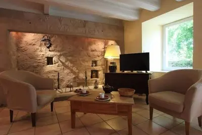 Image de Maison spacieuse avec grande cour et terrasse, parfait pour familles, proche St-Paulien et Allègre.