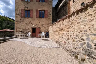 Gîte charmant 5 pers. à Saint-Vert: nature, calme, proche rivières et sites touristiques