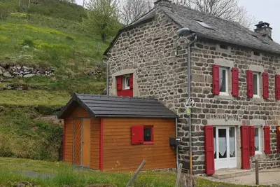 Image de Gîte paisible et chaleureux avec grande terrasse - activités nature et patrimoine à proximité