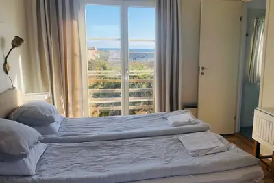 Image de Övernattningsrum. Mycket prisvärt. Egen ingång. Eget badrum. Getterön. Varberg