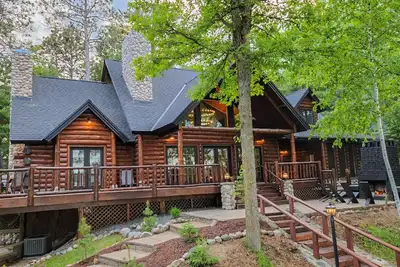 Image de Rustic Cabin Retreat on Webb Lake