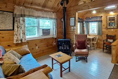 Image de Lakefront cottage with full kitchen, firepit, gas grill, Wifi, a/c